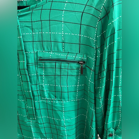 Reitman’s green blouse - Picture 4 of 5